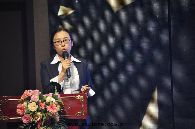 副總(zǒng)經(jīng)理(lǐ)楊米(mǐ)燕