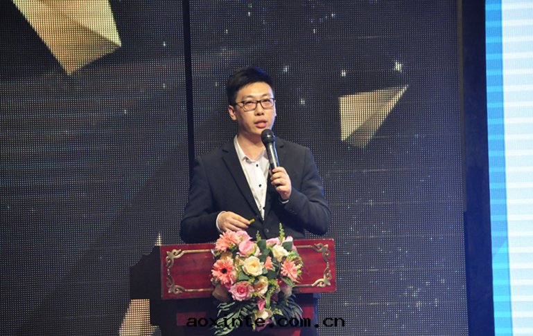 企劃(huà)部(bù)經(jīng)理(lǐ)袁景林(lín)